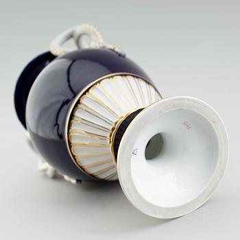 VAS, porslin, Meissen, 1900-talets mitt.