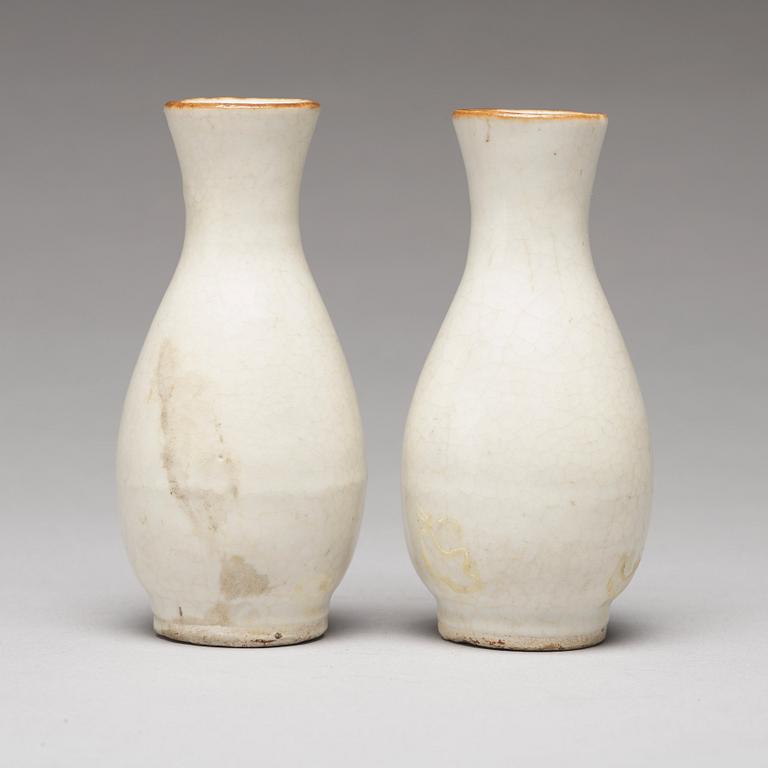 A pair of ge-glazed vases, Ming dynasty, 17th Century.