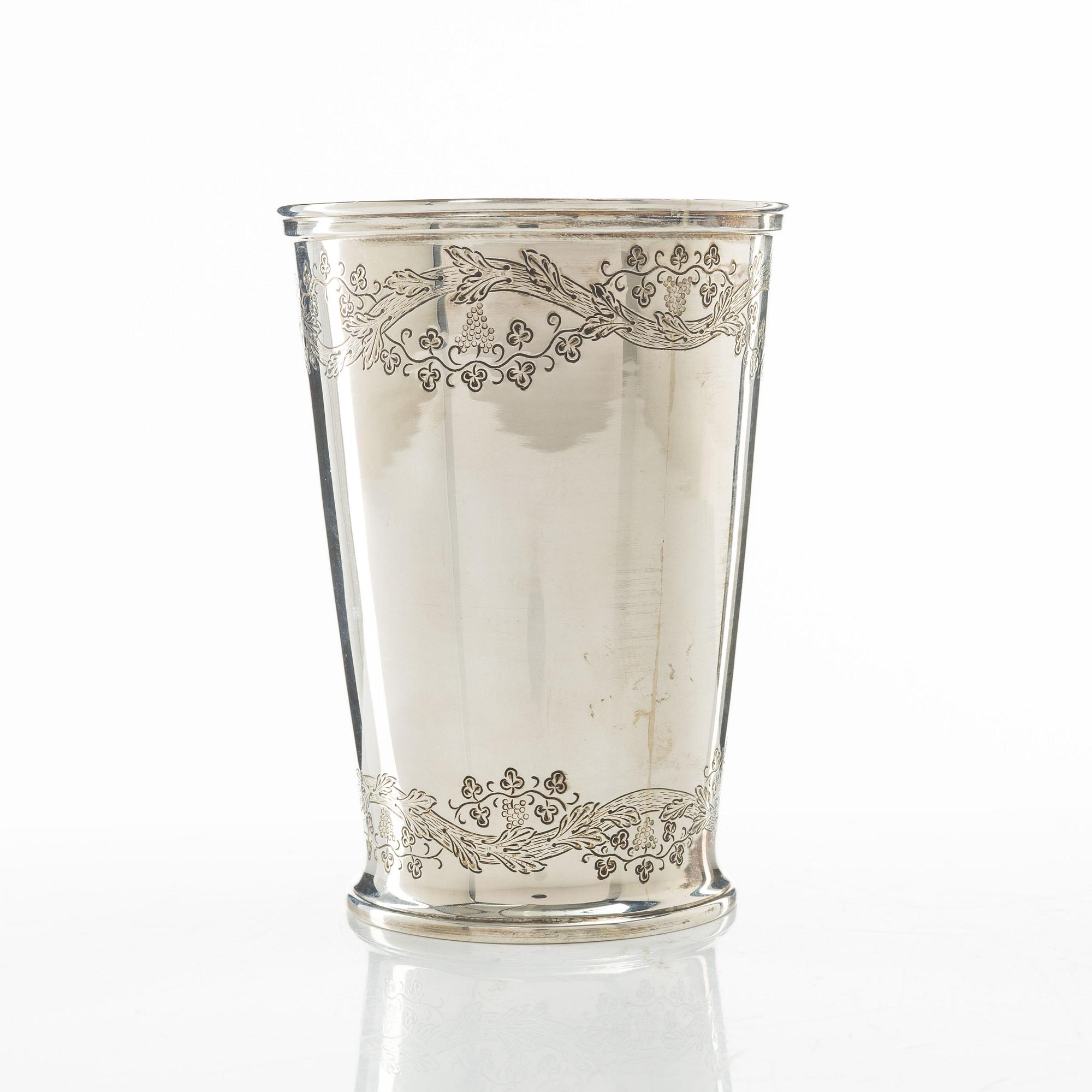 A silver beaker, mark Titulo and 916, Portugal 20th century.