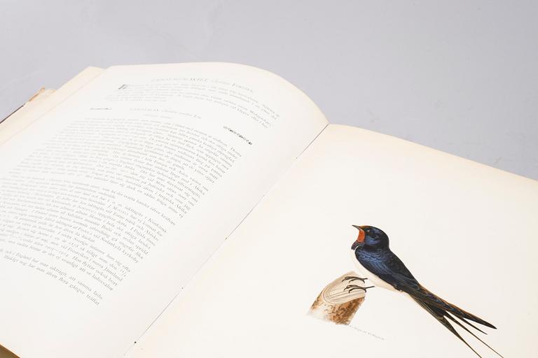 M, W & F VON WRIGHT, books, three volumes, 'Svenska fåglar', A. Börtzells tryckeri AB Stockholm, 1924-1929.