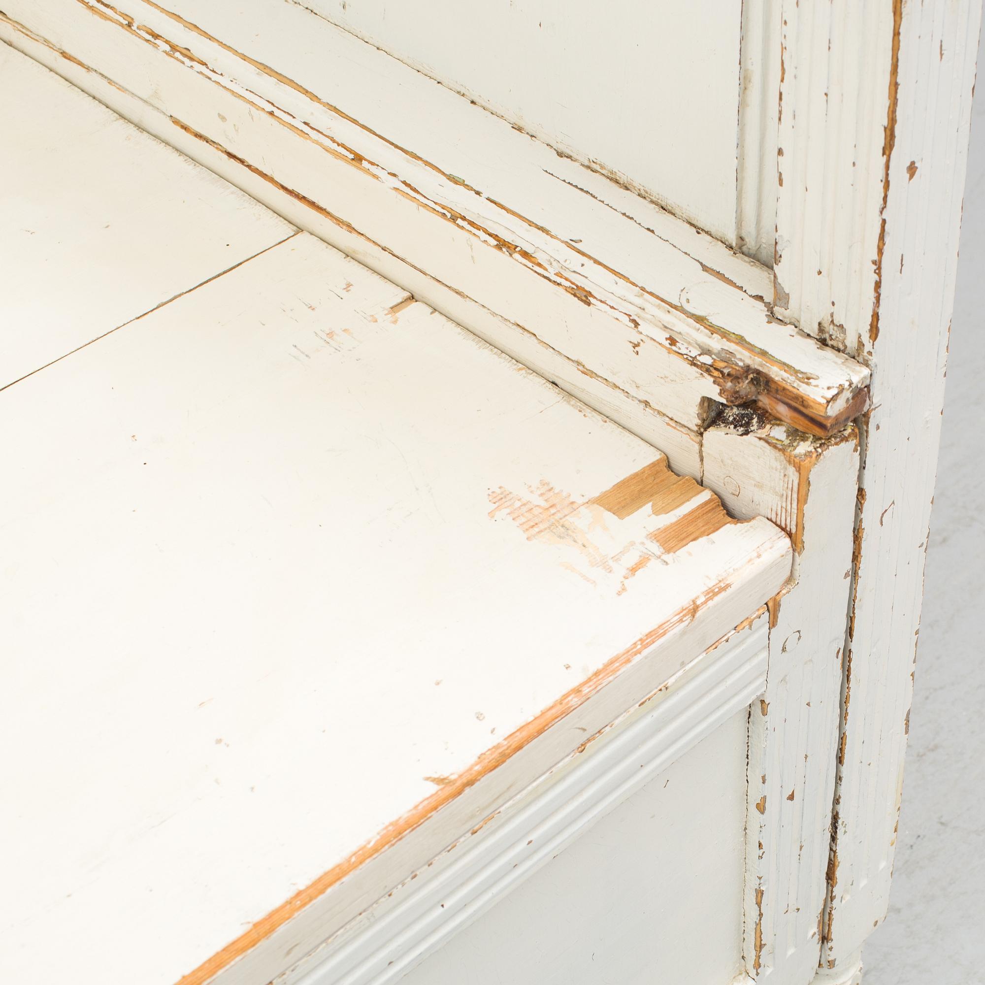 A early 19th century Swedish folk art folding bed from Forsa in Hälsingland.