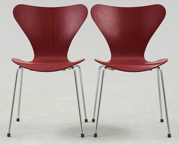 STOLAR, ett par, "Sjuan", Arne Jacobsen, Fritz Hansen.