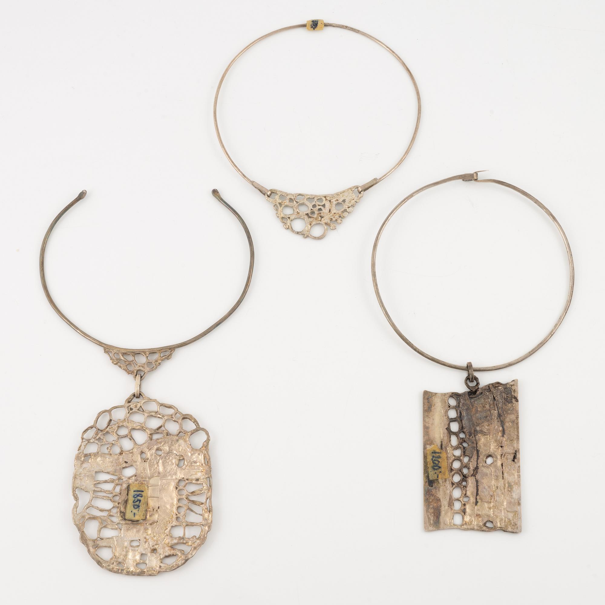 Lars Arby, tre collier, sterlingsilver, Göteborg 1975 och 1982.