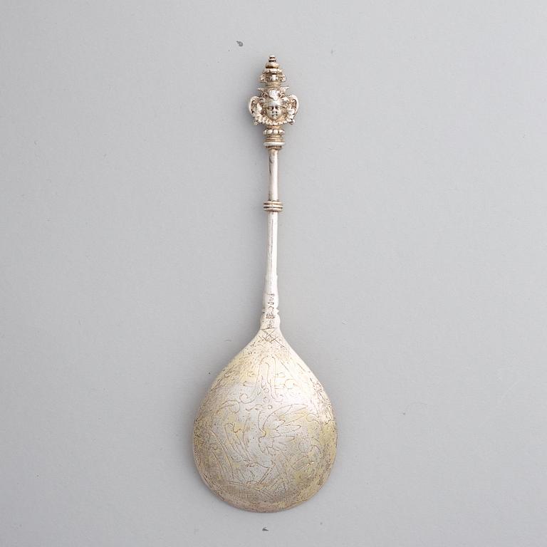 Sked, silver med dubbel kerubknopp, okänd stockholmsmästare (verksam -1596-1630-), renässans.