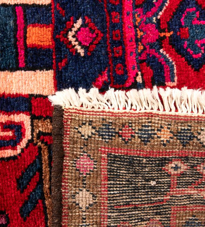 An old Hamadan carpet 262x147 cm.