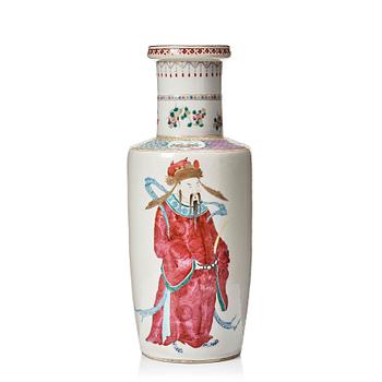 1069. A famille rose roleau vase, late Qing dynasty, 19th Century.