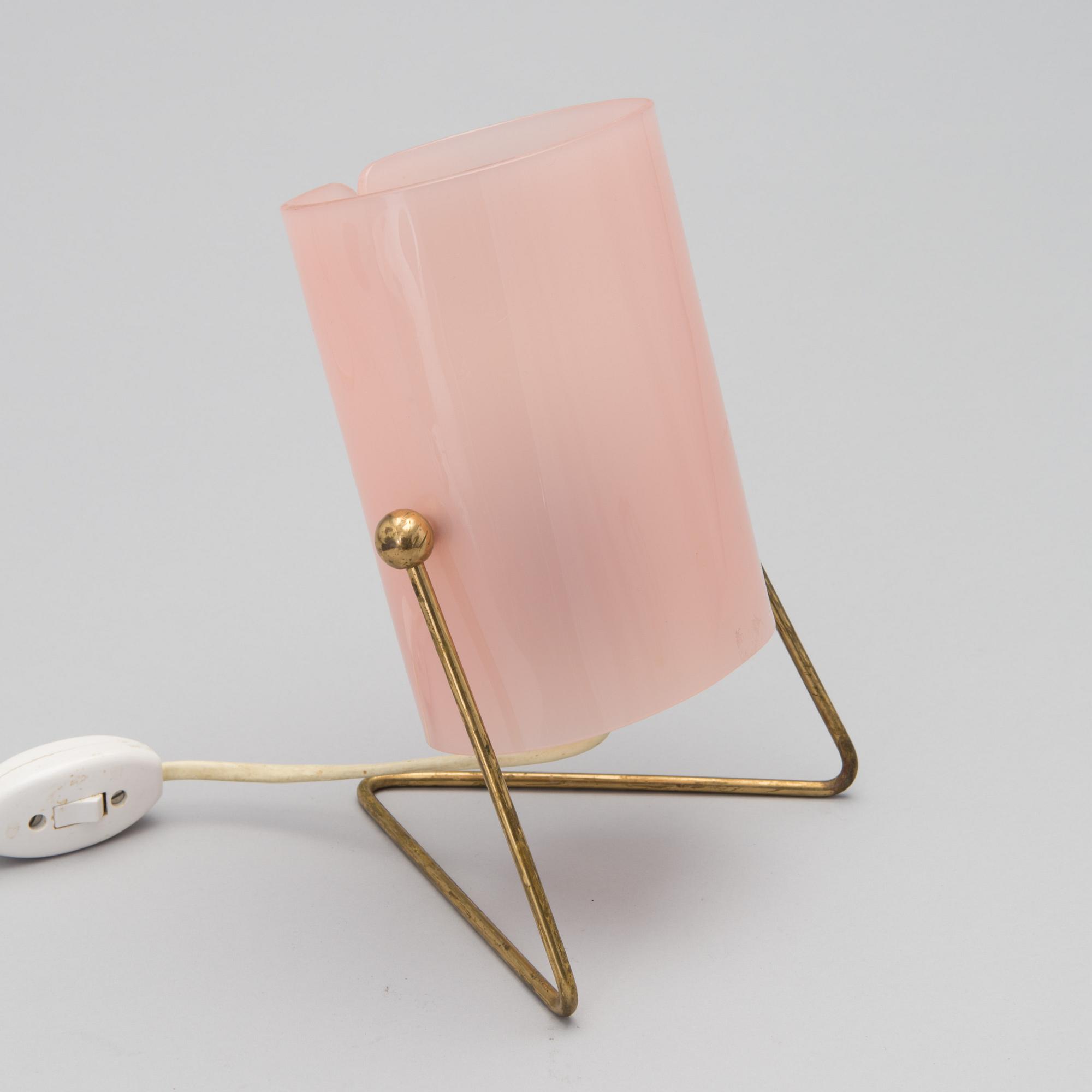 PÖYTÄVALAISIN / SEINÄVALAISIN, Korumo, Suomi, 1900-luvun puoliväli.