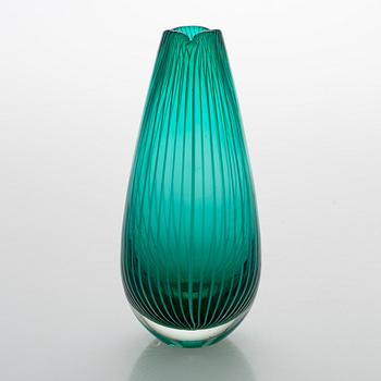 Nanny Still, A 'Vuokko' filigree glass vase, model 6431, signed Nanny Still Riihimäen Lasi oy. Design year 1953.