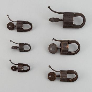 POLHEMSLÅS, 6 st, järn, 1700-/1800-tal.