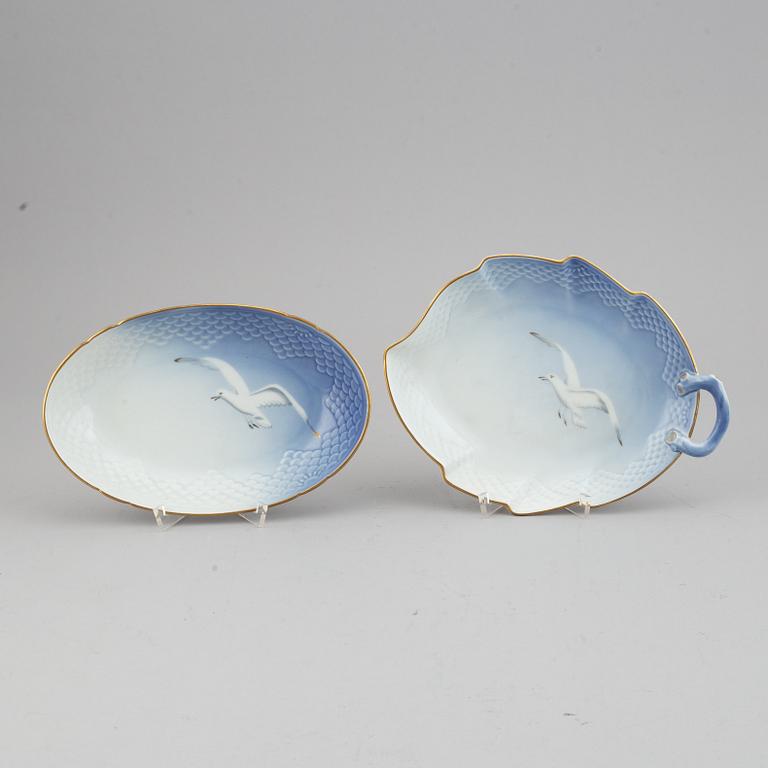 Bing & Grøndahl, a 41-pcs, porcelain coffee and tea service "Seagull" (Måsen), Denmark.