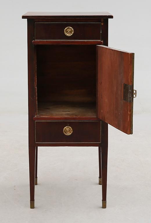 POTTSKÅP, sengustaviansk stil, 1800-talets andra hälft.