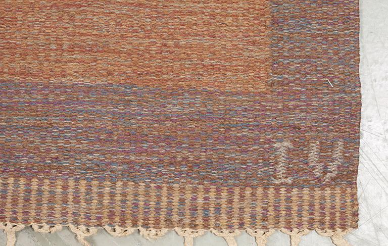 CARPET. Flat weave. 277 x 199 cm. Signed IV.