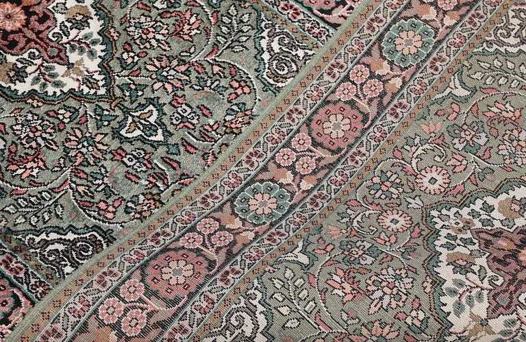A silk runner, Kashmir, approx. 306 x 83 cm.