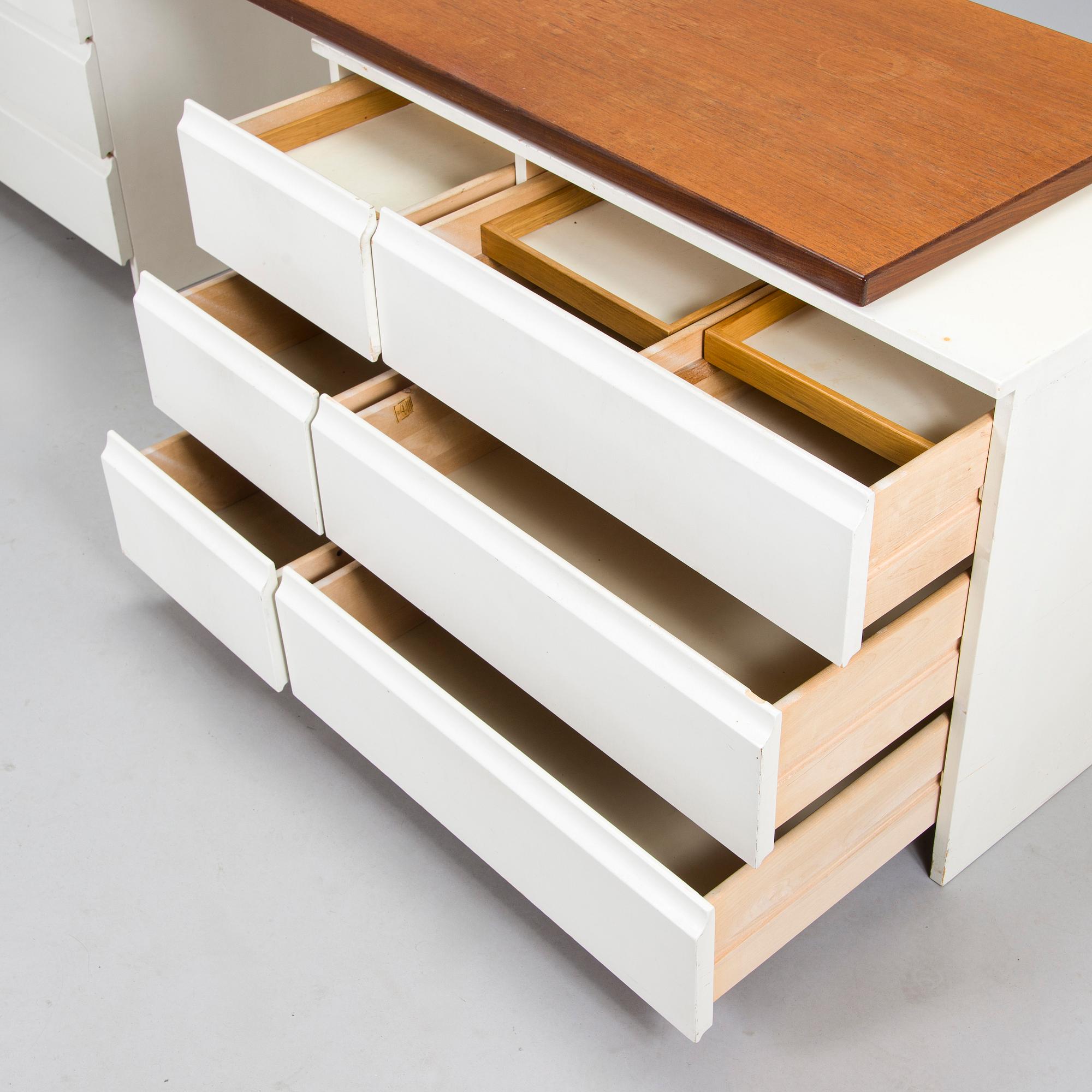 Aulis Leinonen, A writing desk including two  drawers model 200 and a desktop model T216, Artek 1950s.