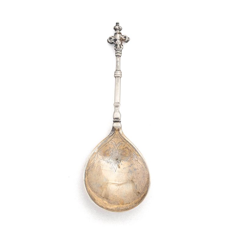 A Northern Europe early 18th Century parcel-gilt silver  spoon, unidentified marks.