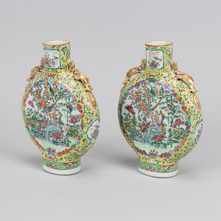 A pair of famille rose Canton moon flasks, late Qing dynasty, 19th Century.