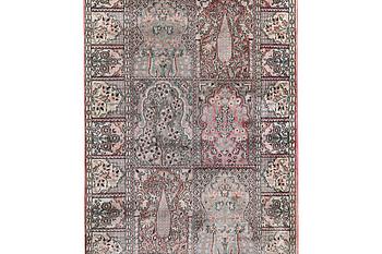 A Kashmir runner carpet, silk, c. 364 x 97 cm.