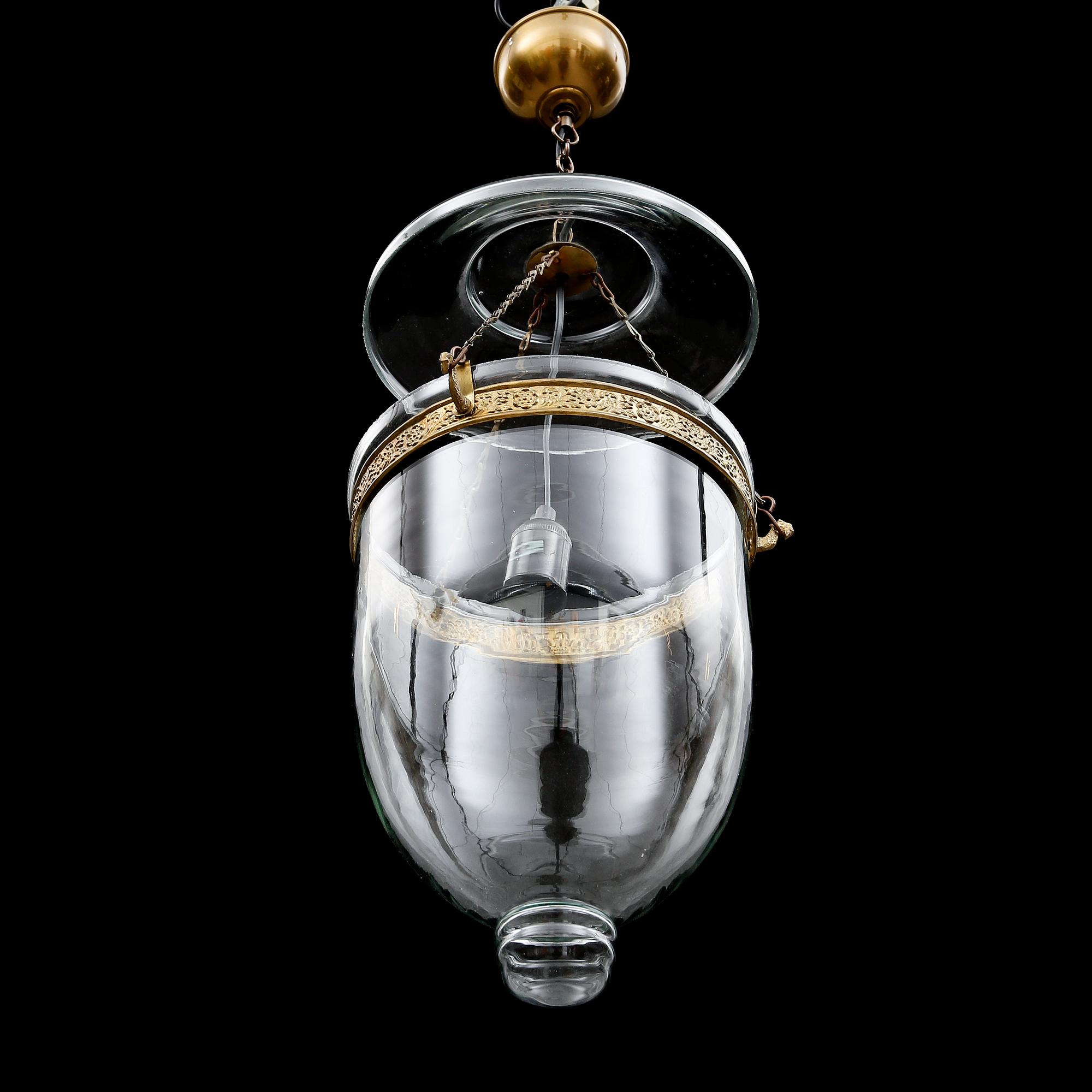 TAKLYKTA, glas, 1900-talets andra hälft. Höjd ca 35 cm.