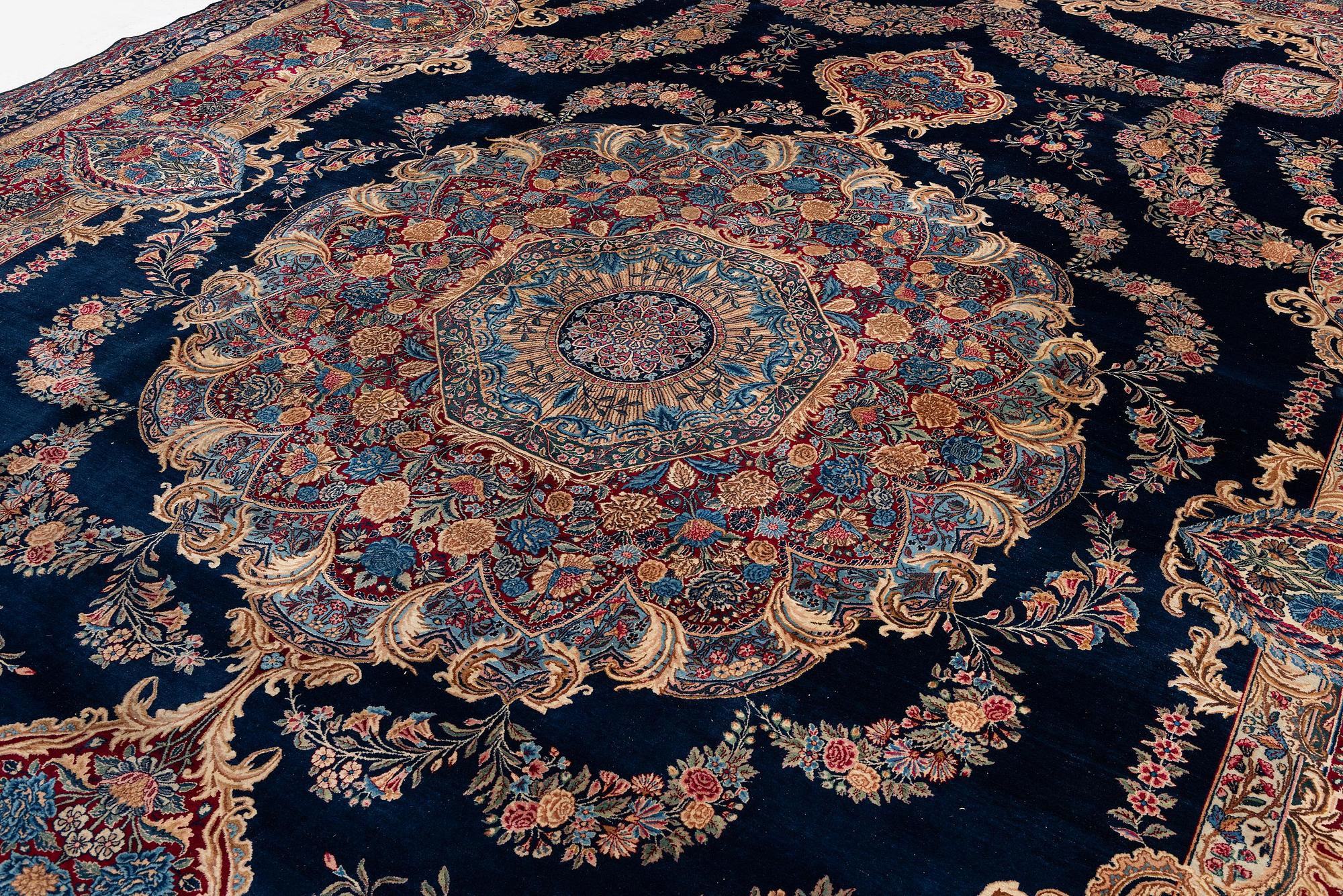Matta, semiantik Kirman, Södra Persien, ca  592 x 388 cm.