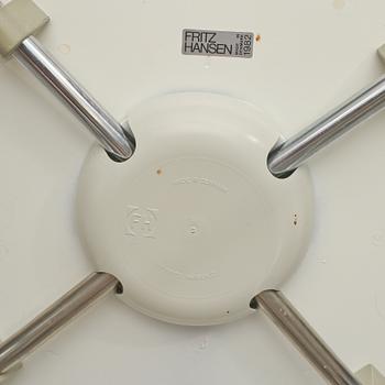 STOLAR, 4 st, "Sjuan", Arne Jacobsen, Fritz Hansen, 1982.