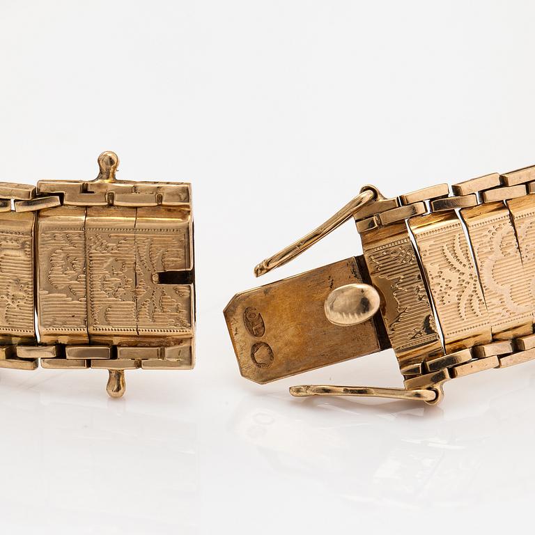 A 14k gold bracelet. Import marked Oskar Lindroos, Helsinki 1928.