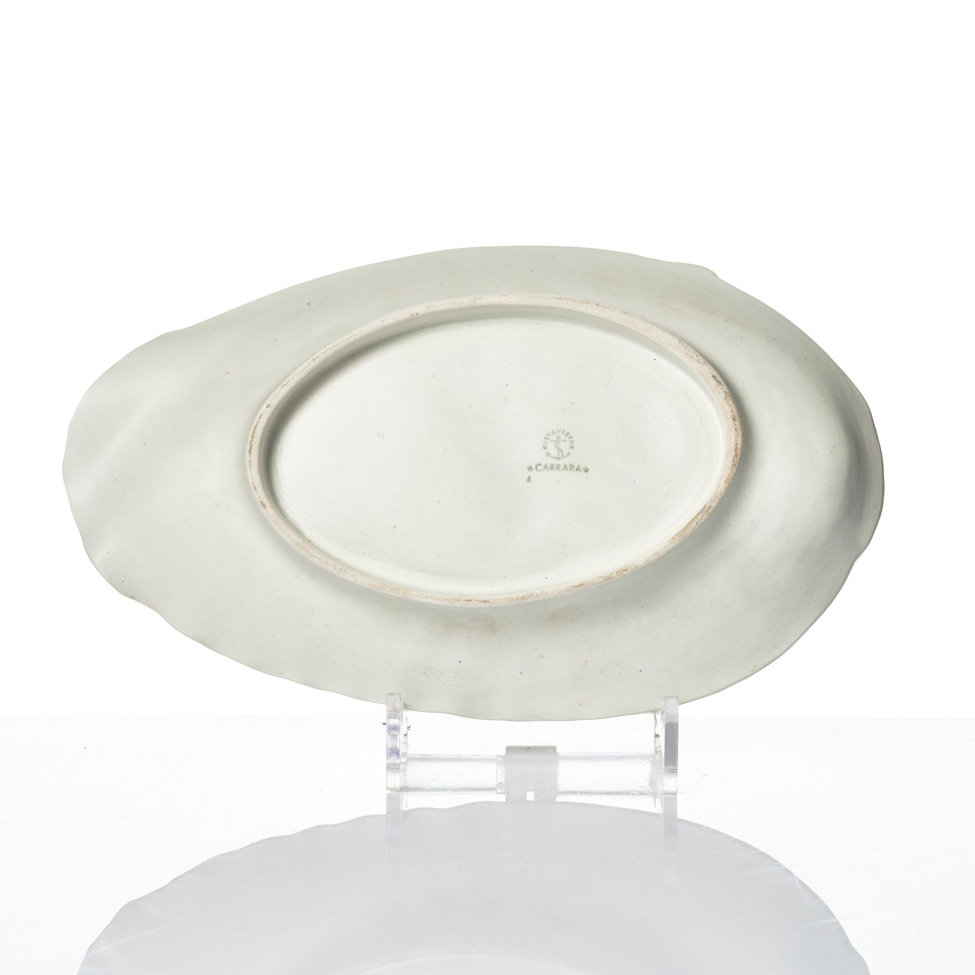 Wilhelm Kåge, 15 pieces of "Carrara" and "Gold Carrara" stoneware dishes, Gustavsberg, Sweden, 1930s/40s.