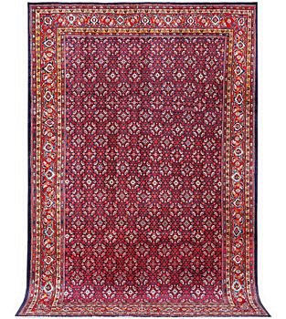 A carpet, Sarouk, c. 323 x 205 cm.