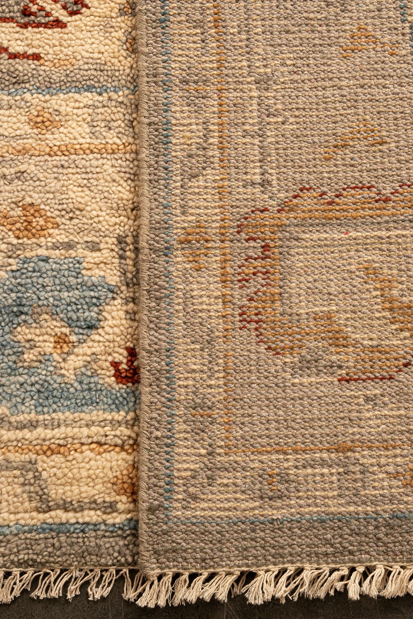 Carpet, Mamluk Design, ca 308 x 235 cm.