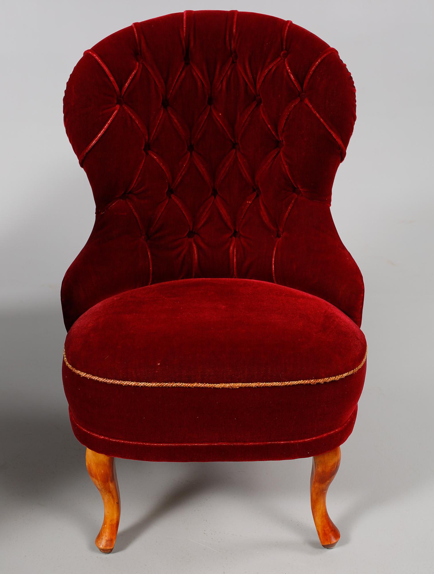 SOFFA samt FÅTÖLJ, omkring 1900-talets mitt.