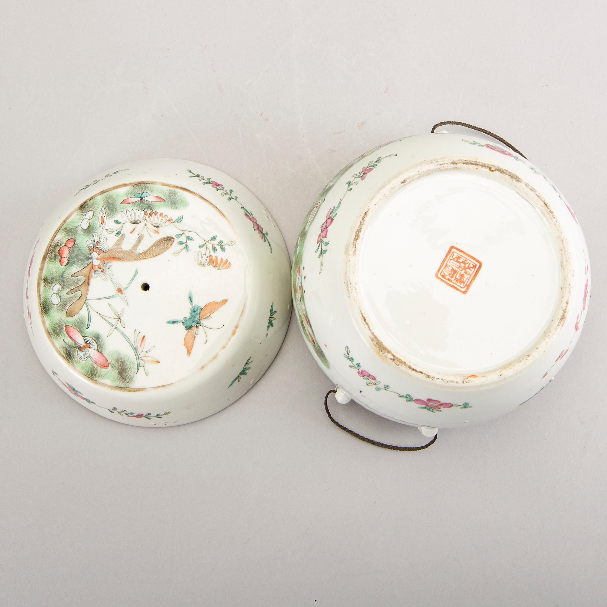 A Chinese 19th century porcelain bowl with lid.