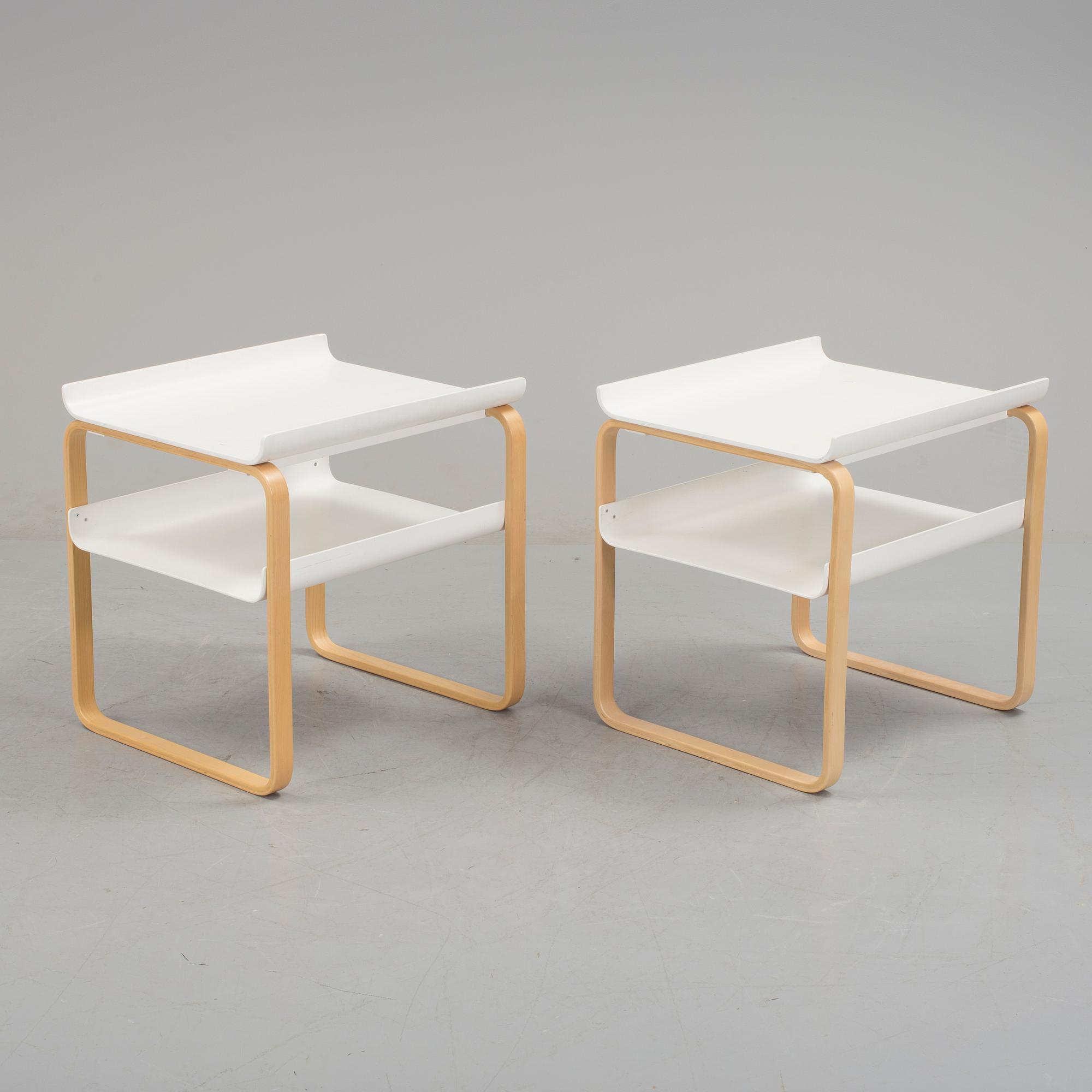 ALVAR AALTO, sidobord, ett par, modell 915, Artek.