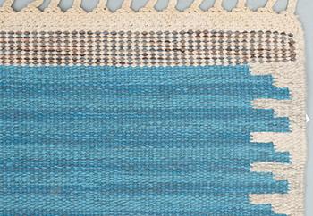 RUG. "Rosita, blå". Flat weave (rölakan). 191,5 x 136 cm. Signed AB MMF V MR.