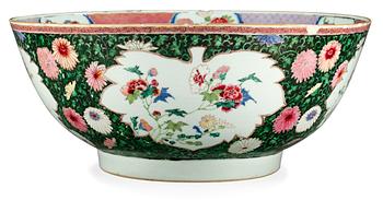 25. A large famille rose punch bowl, Qing dynasty, Qianlong (1736-95).