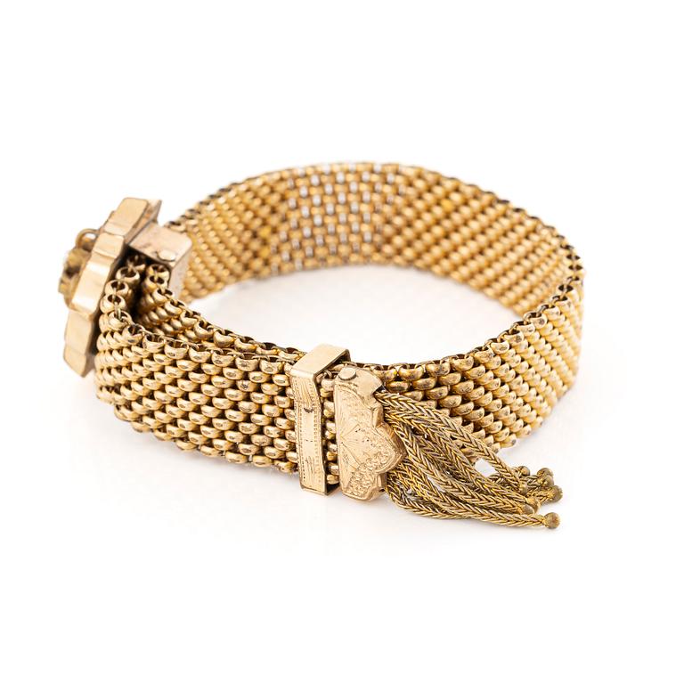 Armband, collier och hängsmycke/brosch, förgyllt möjligen silver, med pärlor 1800-tal.
