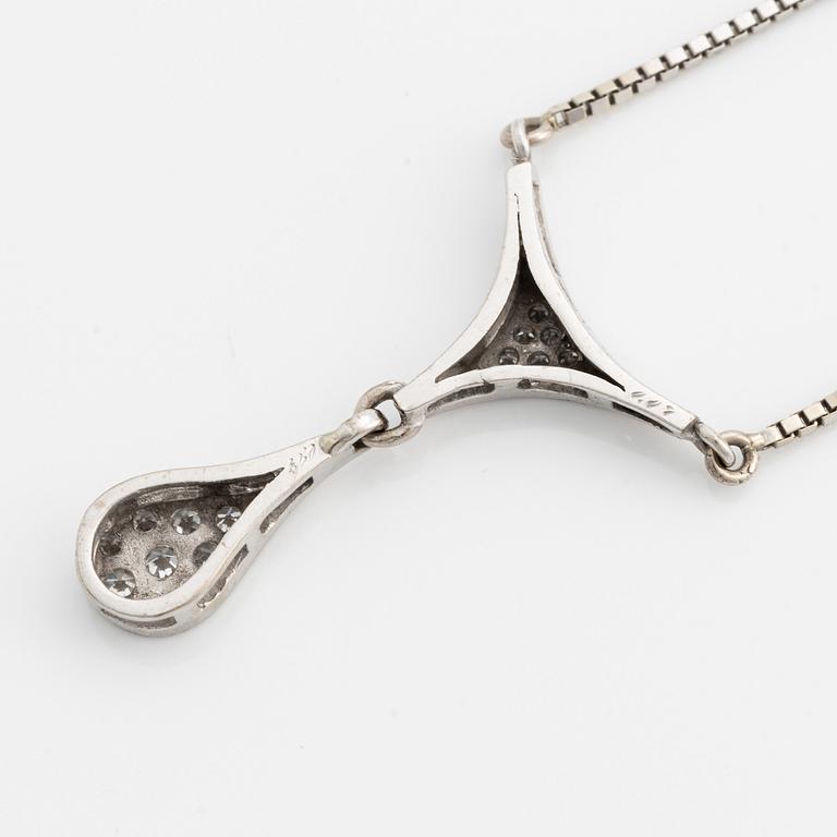 Chain with pendant, 18K white gold with diamonds.