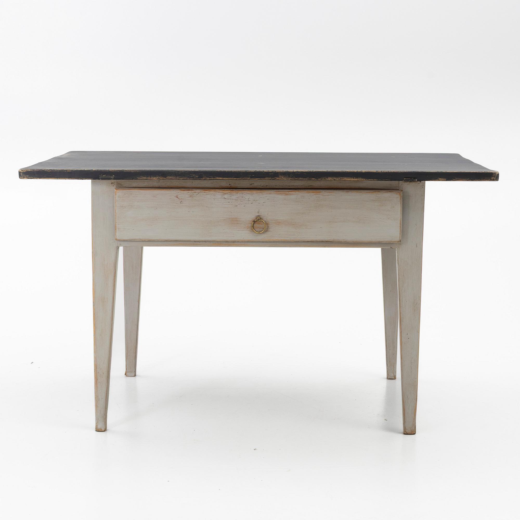 A table, 19th century.