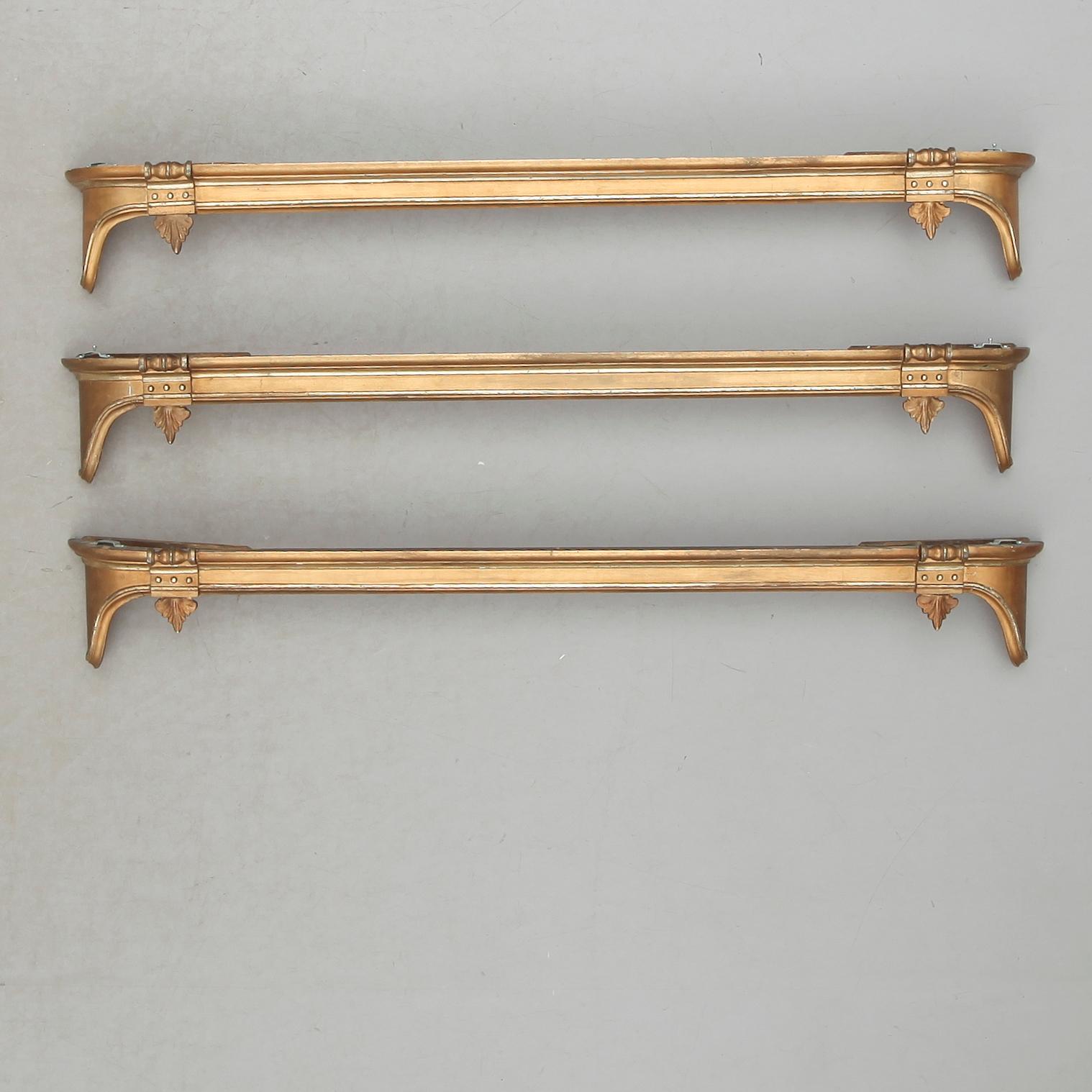 KORNISCHER, 3 st, 1800-talets andra hälft.