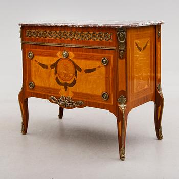 BYRÅ, gustaviansk stil, 1900-talets mitt.