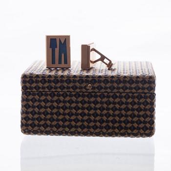 MANSCHETTKNAPPAR, 14K guld, spektrolit. Åbo 1972. Vikt totalt ca 30,4 g.