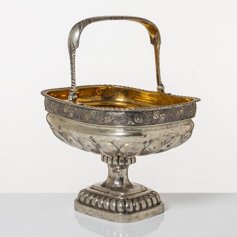 Confectionery bowl and cream jug, low-grade silver, Empire, 19th Century.