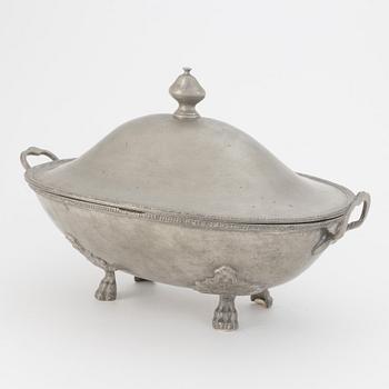 A pewter tureen, by Johan Wiklund (Norrköping 1809-19).