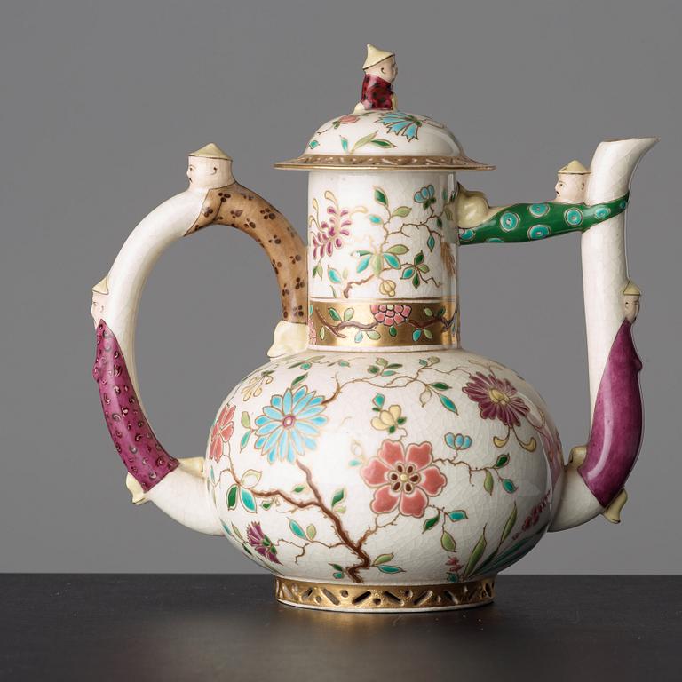 A creamware tea pot with cover, unmarked, presumably Rörstrand, 19th Century.