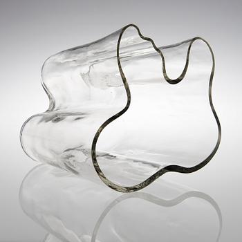 ALVAR AALTO, A VASE, 1950-/60s.