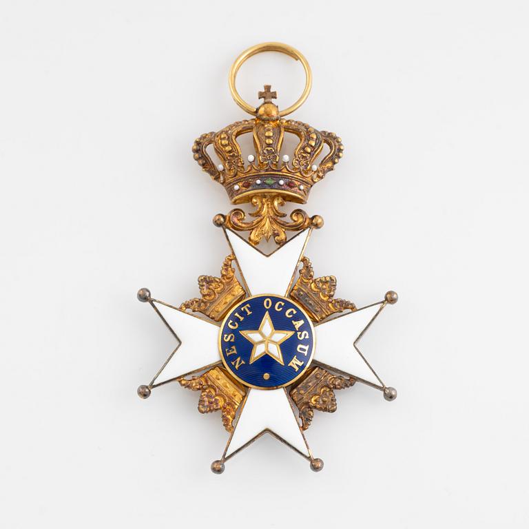 Nordstjärneorden, Riddartecken i etui, 18 k guld och emalj, CF Carlman Stockholm.