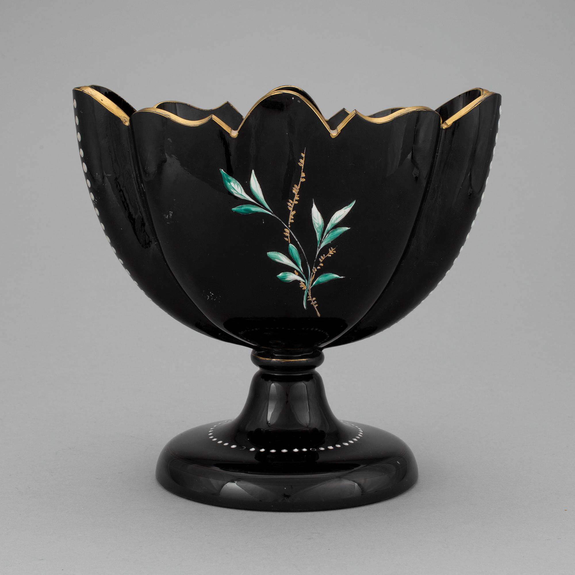 A 19th century glass bowl.