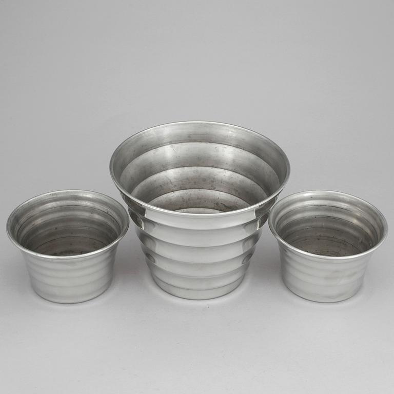 ESTRID ERICSON, ytterfoder 3 st, Firma Svenskt Tenn, Stockholm 1993. Modellen formgiven under 1920-talet.