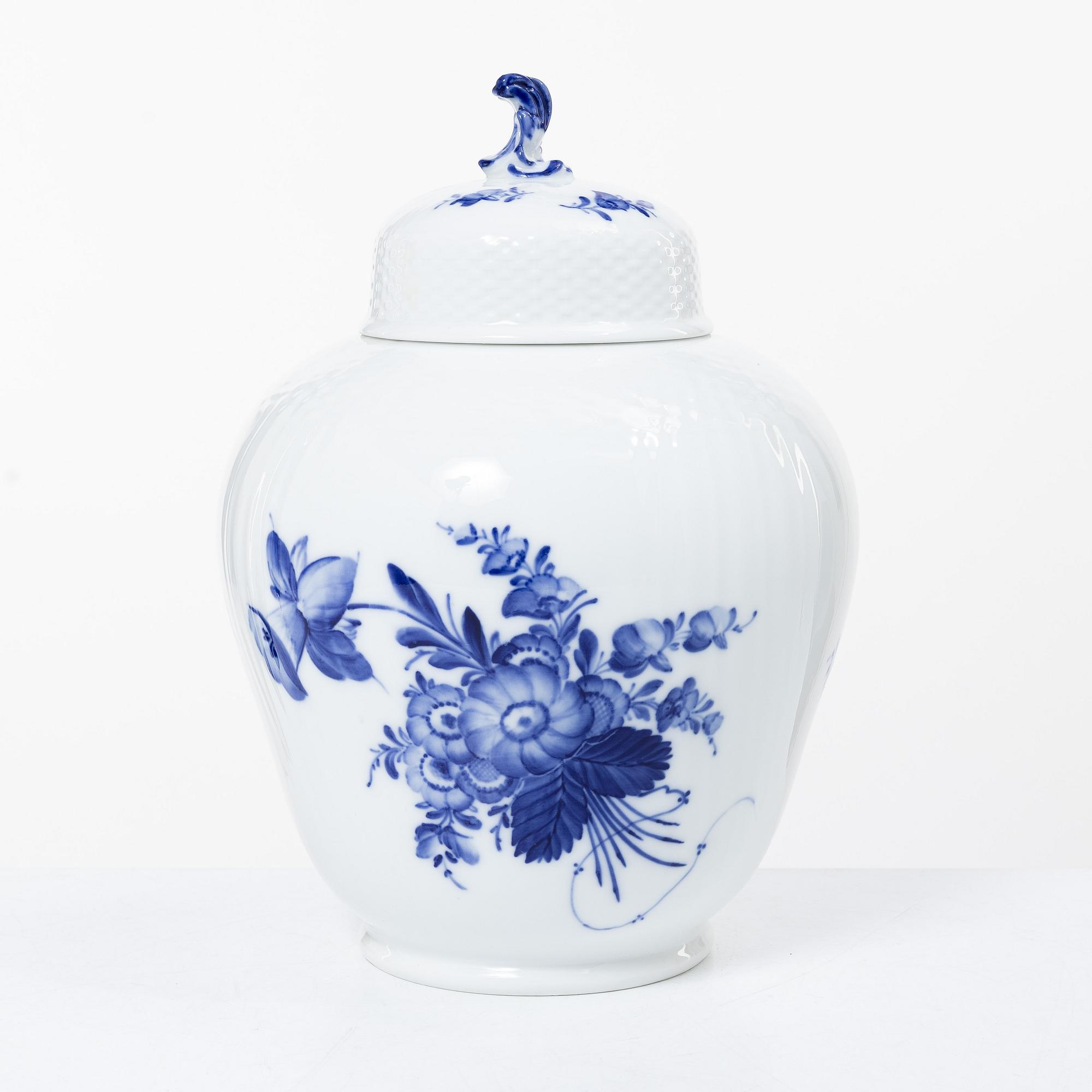 Royal Copenhagen, urn with lid, "Blue Flower".