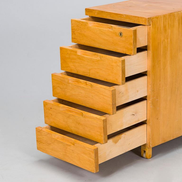 Aino Aalto, A 1940's 'B96' drawer unit for O.Y. Huonekalu- ja Rakennustyötehdas A.B. Finland.