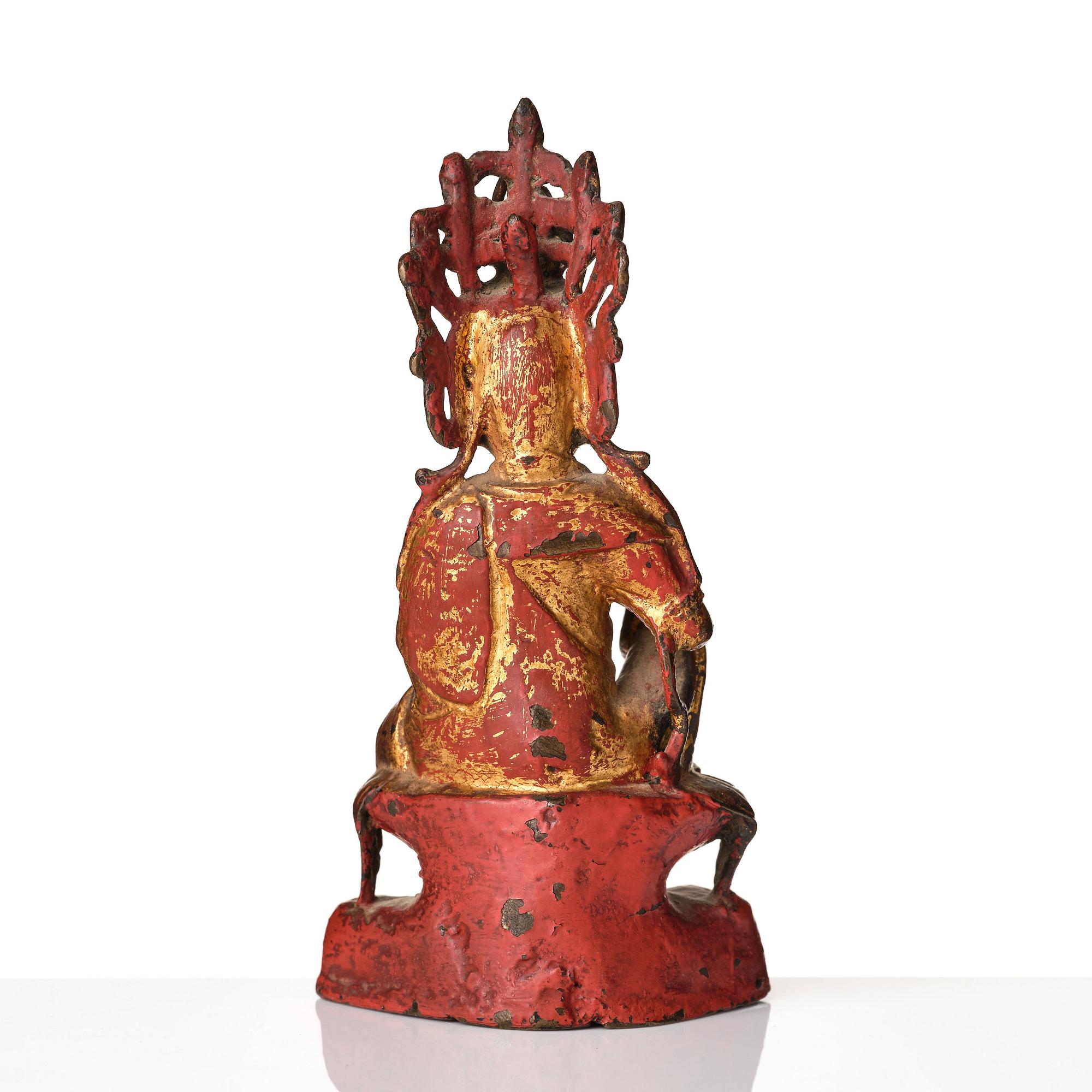 A gilded and lacquered bronze fiugre of Guanyin/Avalokitesvara, Ming dynasty (1368-1644).