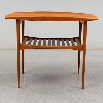 TOVE & EDVARD KINDT LARSEN, a coffee table, model nr 510. France & Søn, Denmark, 1950s.